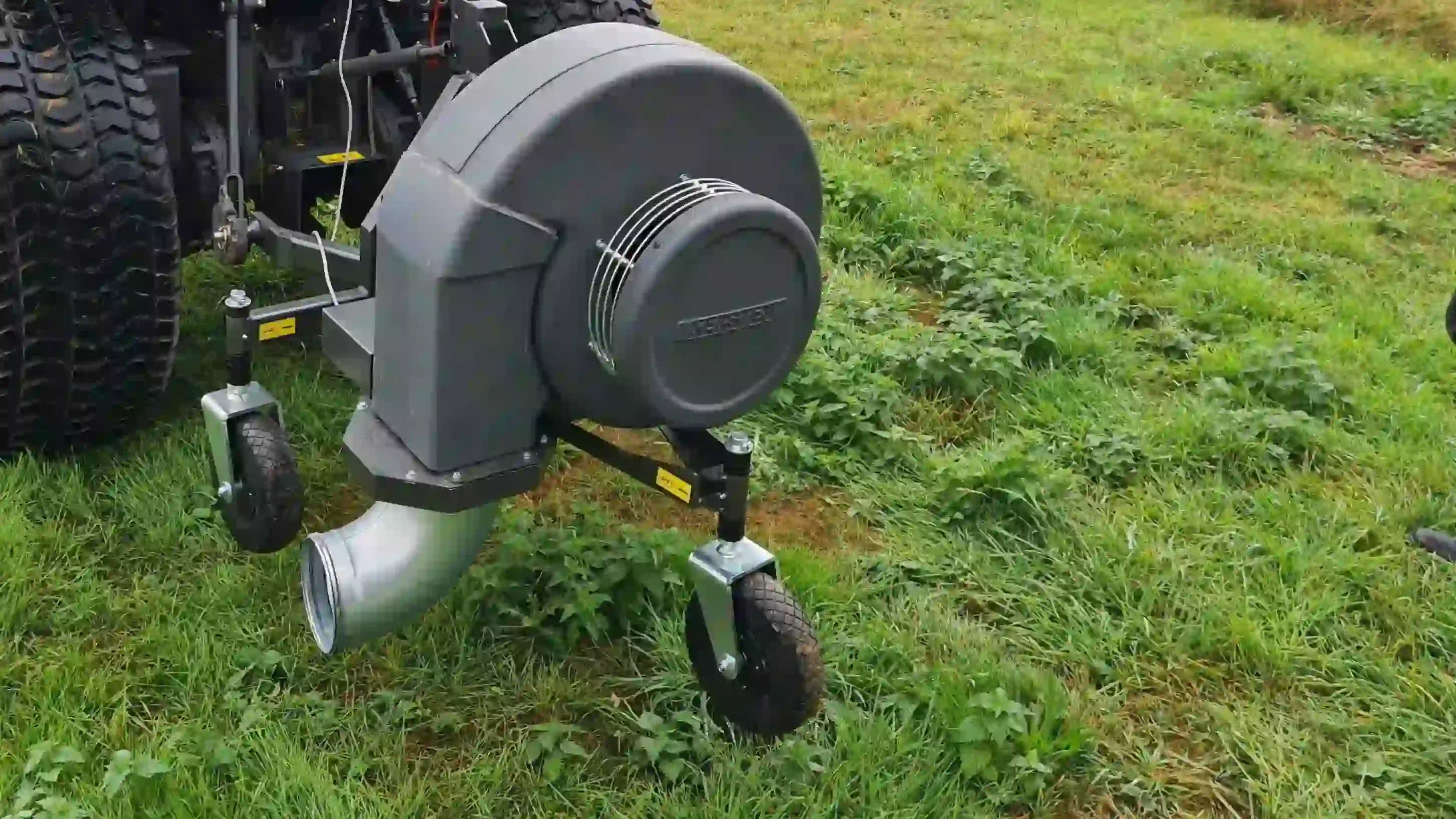 Vehicle-mounted Blower